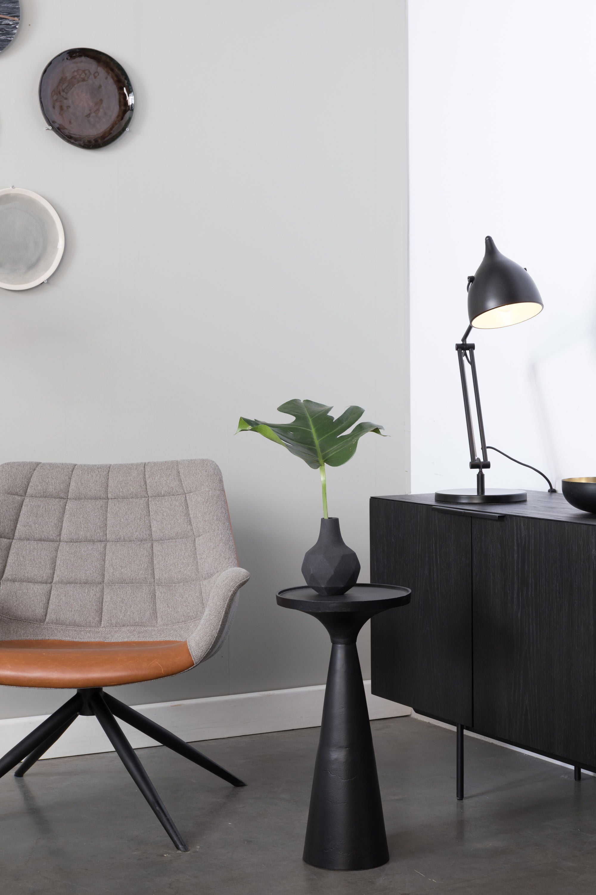 Zuiver Reader Matt Black Table Lamp